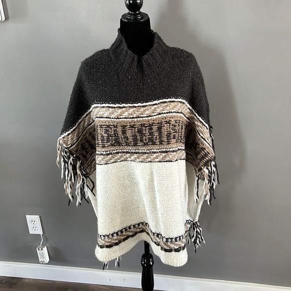 Free people poncho - Picture 1 of 2